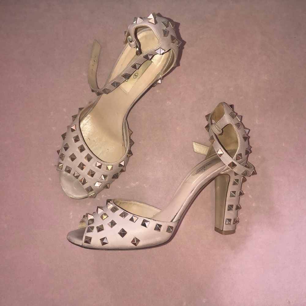 Valentino Rockstud Heels!!!